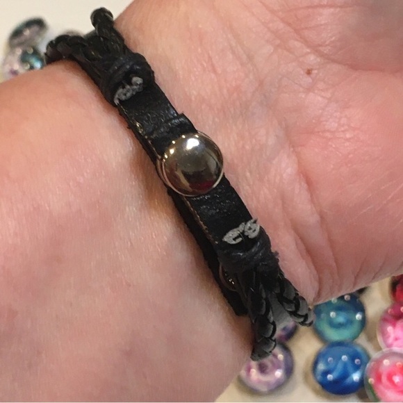 Purple Flower & Black Leather Snap Bracelet - Picture 8 of 9
